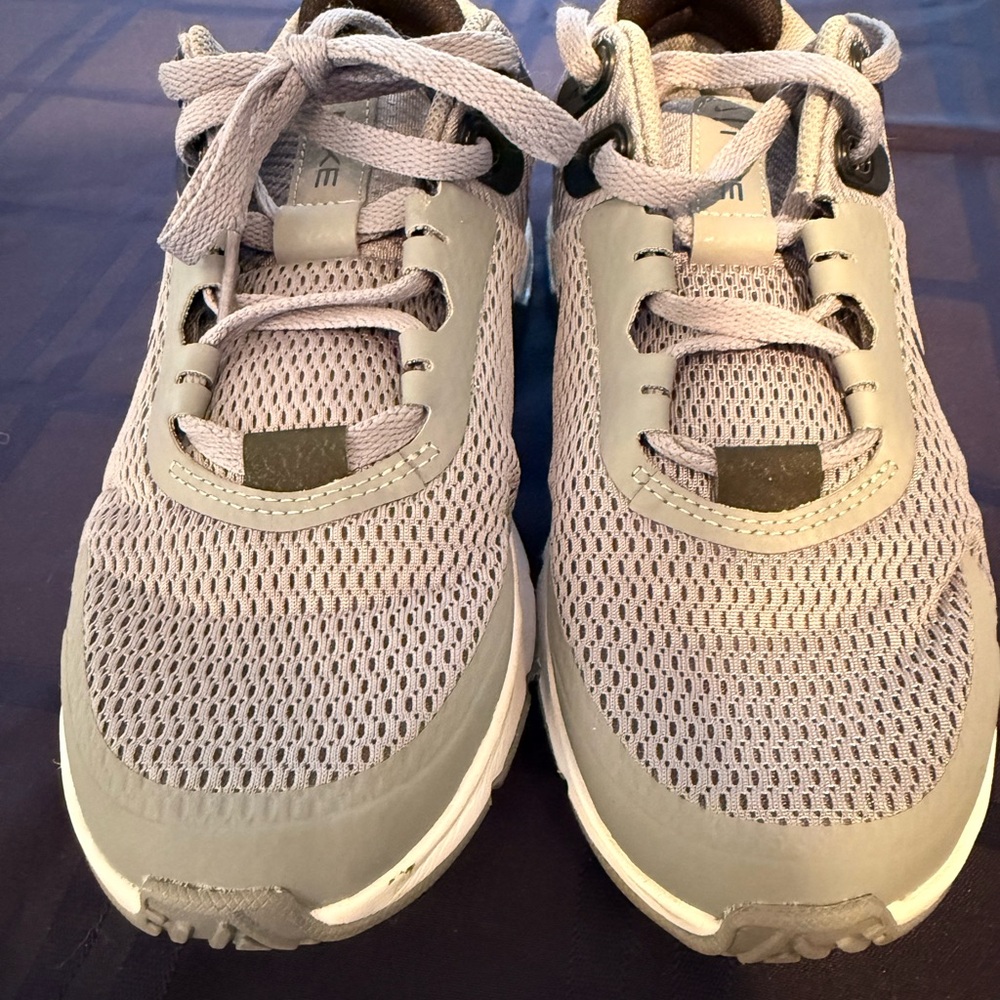 Nike Air Max Men’s Gray Sneakers